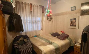 Casa en venta c/ cochera y local comercial en Pontevedra