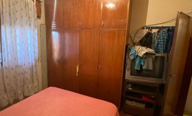 Casa en venta c/ cochera y local comercial en Pontevedra