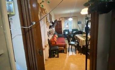 Casa en venta c/ cochera y local comercial en Pontevedra