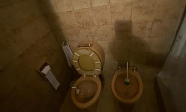 Casa en venta c/ cochera y local comercial en Pontevedra