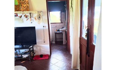 Casas con amplio lote, Ferrari entre Girard y 9 de Mayo, Colón.