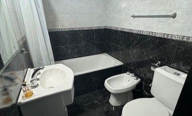 Casa en venta de 5 dormitorios c/ cochera en Berisso