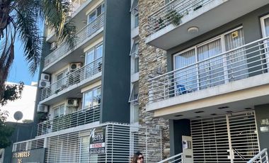 Venta Lomas de Zamora Excelente Departamento de 2 Dormitorios c/ cochera