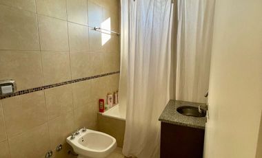 Venta Lomas de Zamora Excelente Departamento de 2 Dormitorios c/ cochera
