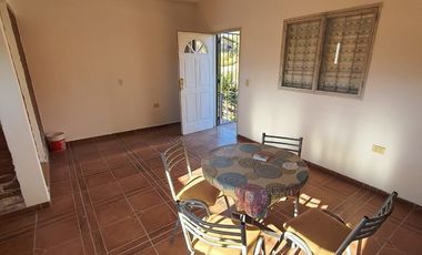 Venta de casa de 2 dormitorios c/ cochera en Villa Cura Brochero K036CB