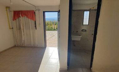 Venta de casa de 2 dormitorios c/ cochera en Villa Cura Brochero K036CB