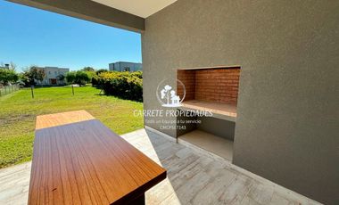 Casa en venta de 4 dormitorios y playroom. Santa Guadalupe. Pilar.