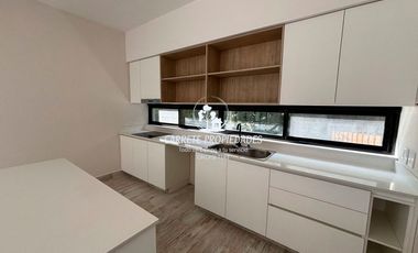 Casa en venta de 4 dormitorios y playroom. Santa Guadalupe. Pilar.