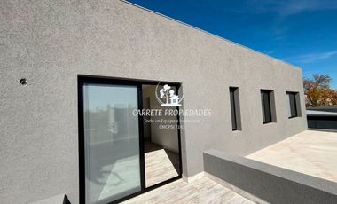 Casa en venta de 4 dormitorios y playroom. Santa Guadalupe. Pilar.