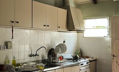 Casa en venta de 3 dormitorios c/ cochera en Avellaneda Y Tula