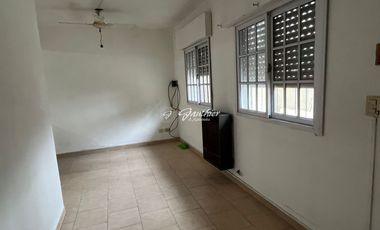Dúplex en venta de 2 dormitorios c/ cochera en Campana