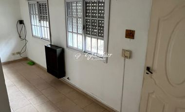 Dúplex en venta de 2 dormitorios c/ cochera en Campana