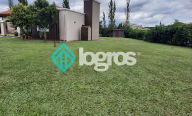 Casa en venta en barrio privado Santa Apolonia - Cerrillos