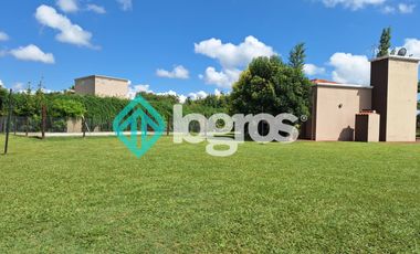 Casa en venta en barrio privado Santa Apolonia - Cerrillos