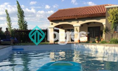 Casa en venta en barrio privado Santa Apolonia - Cerrillos