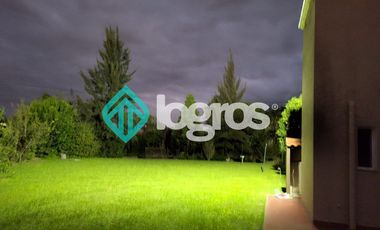 Casa en venta en barrio privado Santa Apolonia - Cerrillos