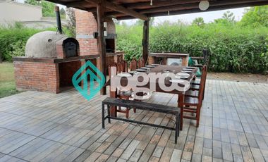 Casa en venta en barrio privado Santa Apolonia - Cerrillos