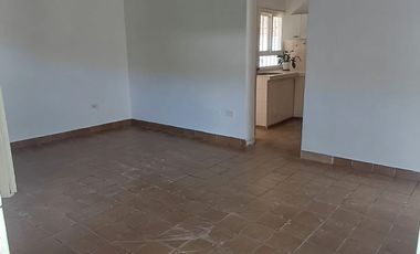 Casa en venta de 2 dormitorios c/ cochera en Lujan