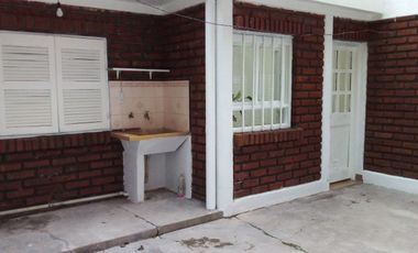 Casa en venta de 2 dormitorios c/ cochera en Lujan
