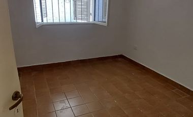 Casa en venta de 2 dormitorios c/ cochera en Lujan