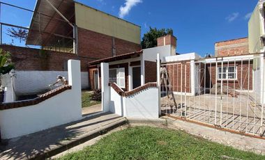 Casa en venta de 2 dormitorios c/ cochera en Lujan