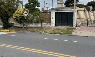 Casa en venta de 4 dormitorios c/ cochera en Avellaneda Y Tula