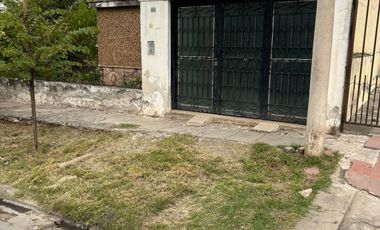 Casa en venta de 4 dormitorios c/ cochera en Avellaneda Y Tula