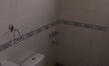 Dúplex en venta de 3 dormitorios, baño en suit c/ cochera en Centenario