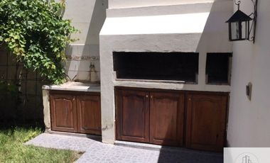 Dúplex en venta de 3 dormitorios, baño en suit c/ cochera en Centenario