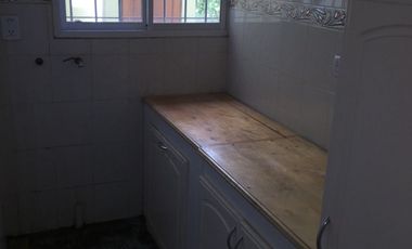 Dúplex en venta de 3 dormitorios, baño en suit c/ cochera en Centenario