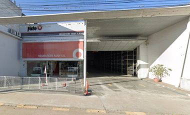 Importante propiedad comercial en alquiler ubicada en Avda. Almirante Brown