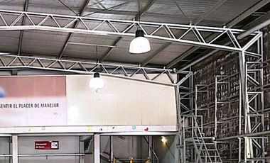 Importante propiedad comercial en alquiler ubicada en Avda. Almirante Brown