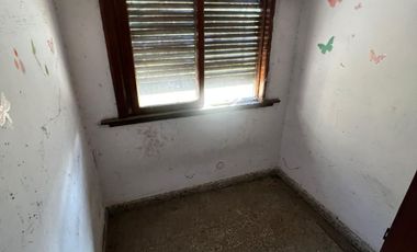 Casa con importante lote CRUCE CASTELAR