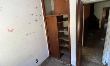 Casa con importante lote CRUCE CASTELAR