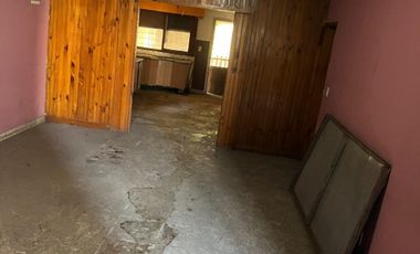 Casa con importante lote CRUCE CASTELAR