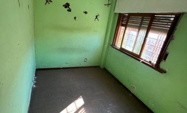 Casa con importante lote CRUCE CASTELAR