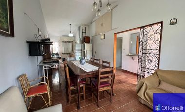 Casa en venta de 2 dormitorios c/ cochera en Costa Azul