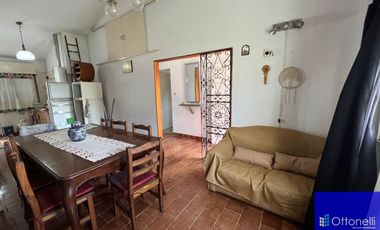 Casa en venta de 2 dormitorios c/ cochera en Costa Azul