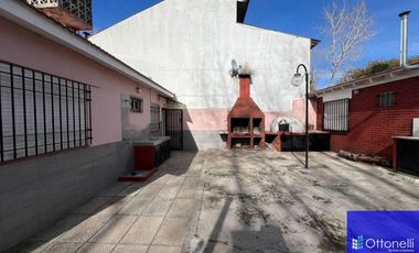 Casa en venta de 2 dormitorios c/ cochera en Costa Azul