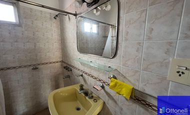 Casa en venta de 2 dormitorios c/ cochera en Costa Azul