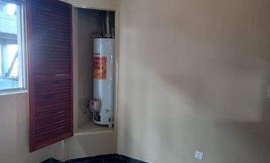 EUSKADI ALQUILA EXCELENTE DEPTO SOBRE AV. MITRE - ARS 670000