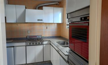 EUSKADI ALQUILA EXCELENTE DEPTO SOBRE AV. MITRE - ARS 670000