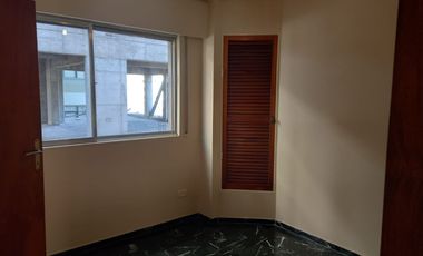 EUSKADI ALQUILA EXCELENTE DEPTO SOBRE AV. MITRE - ARS 670000