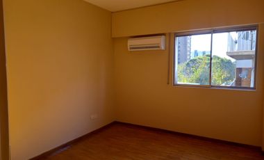 EUSKADI ALQUILA EXCELENTE DEPTO SOBRE AV. MITRE - ARS 670000