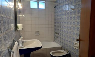 EUSKADI ALQUILA EXCELENTE DEPTO SOBRE AV. MITRE - ARS 670000