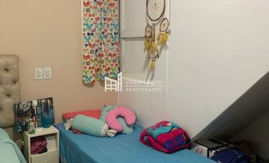 Casa en venta de 7 dormitorios c/ cochera en Garín