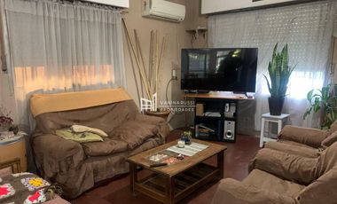 Casa en venta de 7 dormitorios c/ cochera en Garín