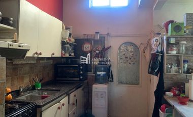 Casa en venta de 7 dormitorios c/ cochera en Garín