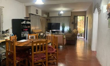 Casa en venta de 7 dormitorios c/ cochera en Garín