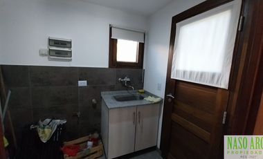 Hermosa propiedad de diseño en venta en Sierra de los Padres. Gas natural